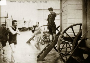 Victorian-Bathing-Machines-1